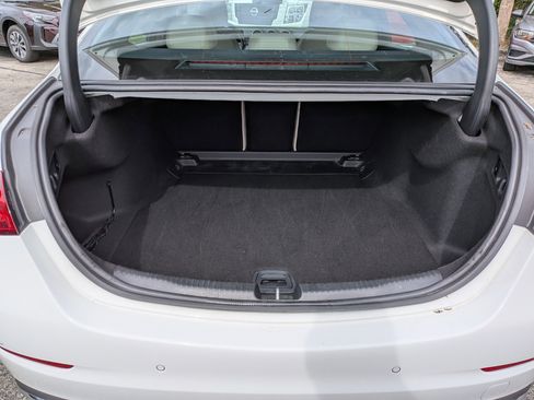 Used 2025 Mercedes-Benz C 300 Sedan image 13