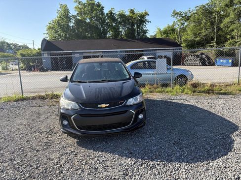 Used 2017 Chevrolet Sonic LT w/ Convenience Package image 2