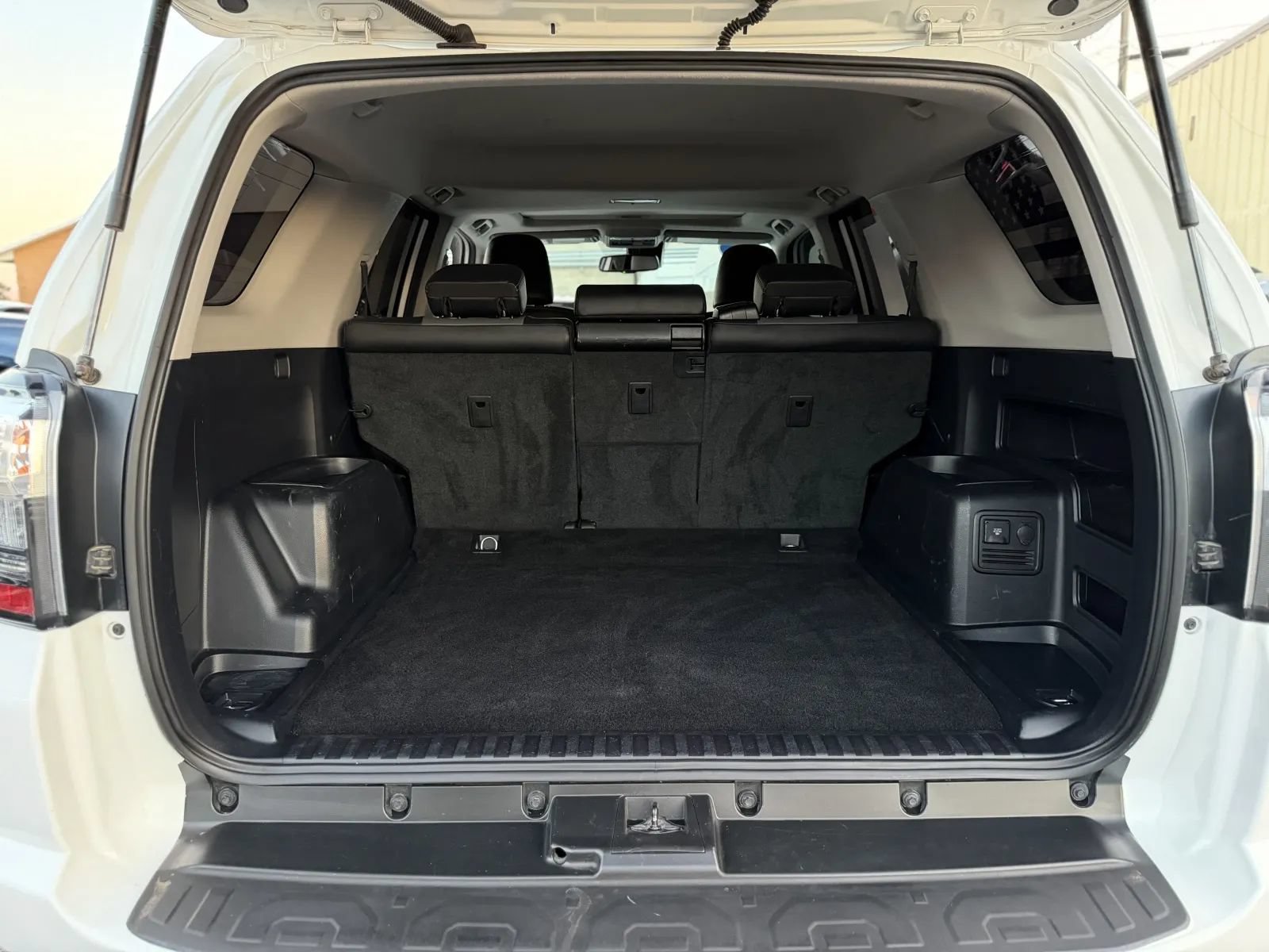 Used 2023 Toyota 4Runner SR5 Premium w/ Moonroof Package AWD/4WD image 17