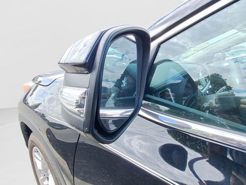 Used 2015 Toyota Highlander Limited image 8