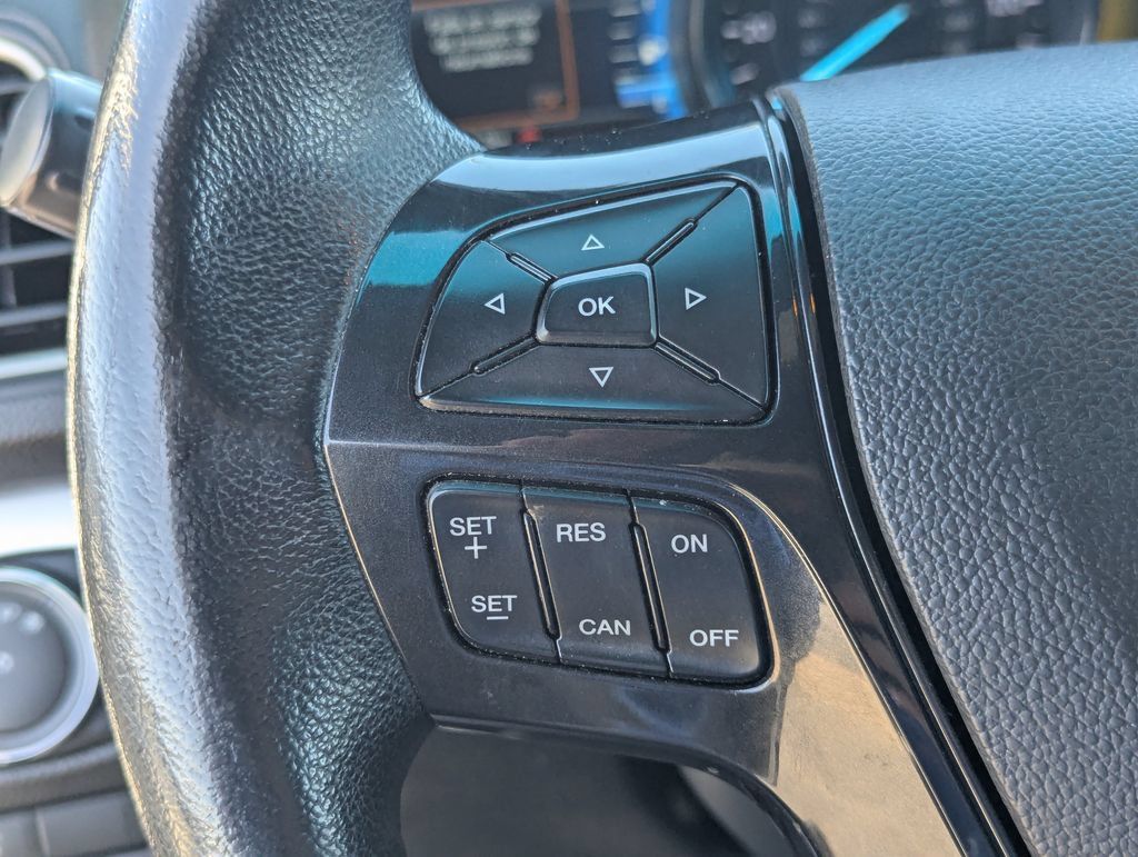 Used 2017 Ford Explorer XLT w/ Equipment Group 202A FWD image 20