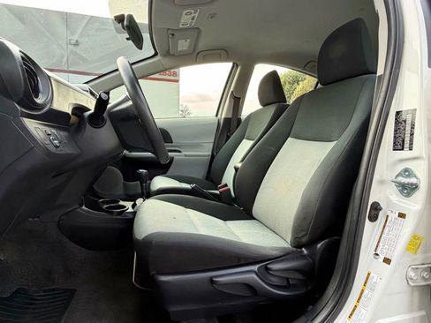 Used 2014 Toyota Prius C One image 8