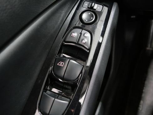 Used 2024 Nissan Altima 2.5 SR FWD image 12