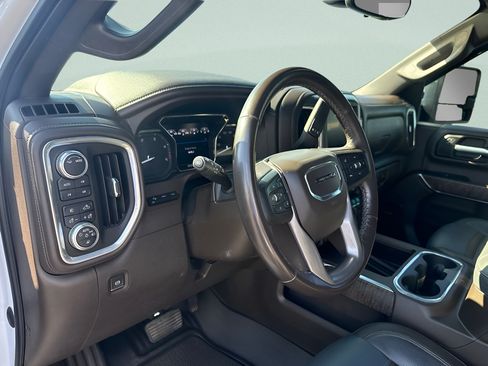 Used 2022 GMC Sierra 2500 Denali w/ Denali Ultimate Package AWD/4WD image 14