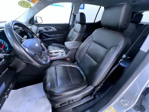 Used 2019 Chevrolet Traverse LT FWD image 14