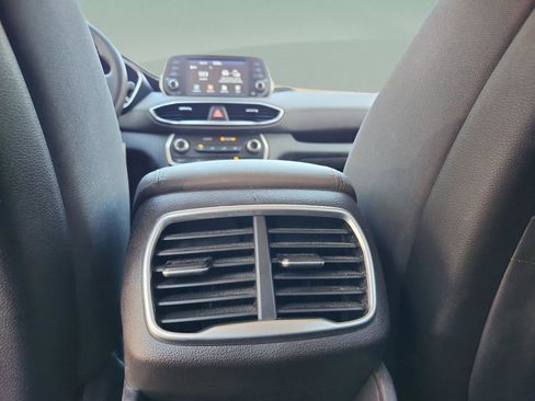 Used 2019 Hyundai Santa Fe SE image 27