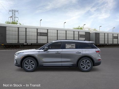 New 2026 Lincoln Corsair Premiere image 3