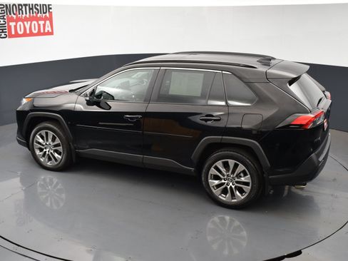 Used 2019 Toyota RAV4 XLE Premium image 22