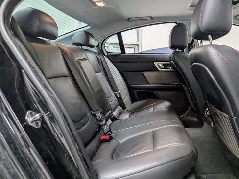 Used 2014 Jaguar XF 3.0 image 19