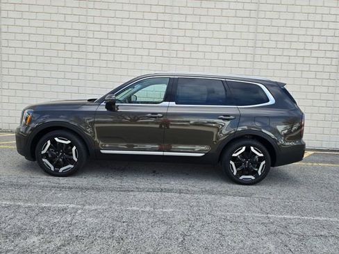 Used 2023 Kia Telluride EX image 7