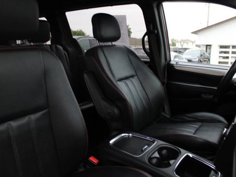 Used 2019 Dodge Grand Caravan GT FWD image 13