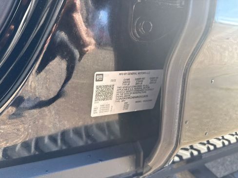 Used 2022 Chevrolet Suburban Z71 image 30