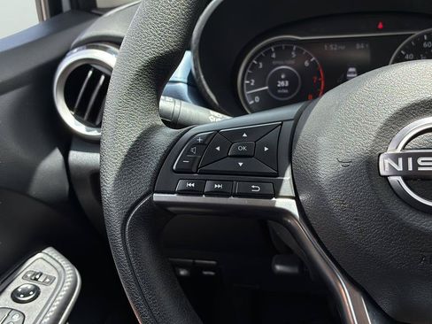 Used 2025 Nissan Versa SV FWD image 27