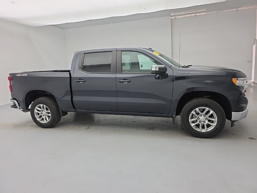 Used 2023 Chevrolet Silverado 1500 LT AWD/4WD image 13