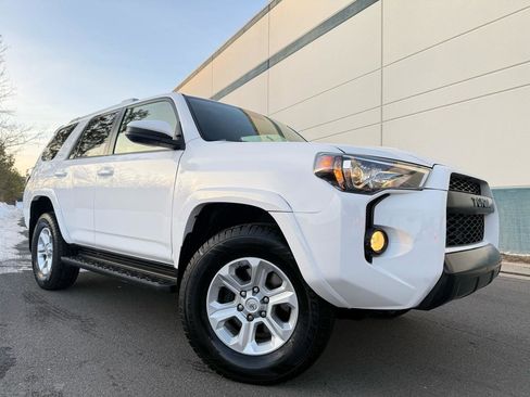 Used 2015 Toyota 4Runner SR5 image 5