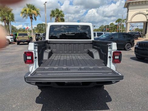 New 2025 Jeep Gladiator Sport image 12