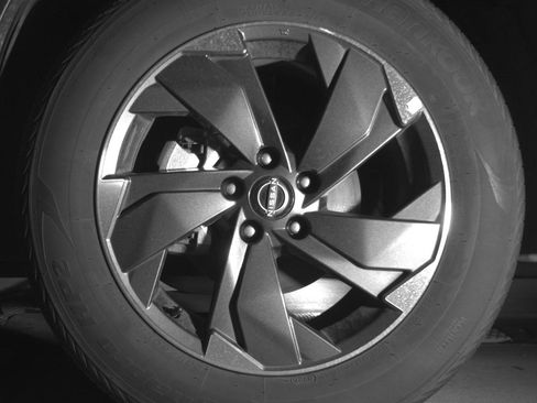 Used 2025 Nissan Rogue SV image 12