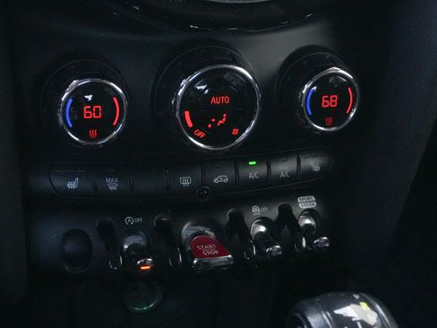 Used 2019 MINI Cooper S image 26