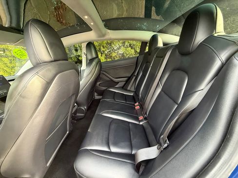 Used 2022 Tesla Model 3 Standard Range image 46