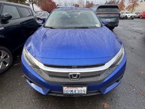 Used 2016 Honda Civic Touring image 2