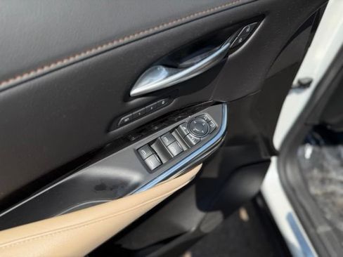 Used 2024 Cadillac XT4 Premium Luxury AWD/4WD image 15