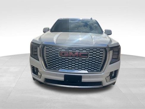 Used 2024 GMC Yukon Denali AWD/4WD image 2