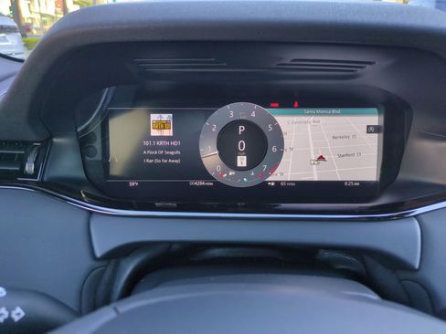 Used 2025 Land Rover Range Rover Evoque S image 18