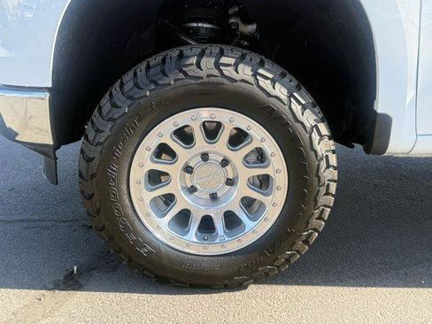 Used 2024 Chevrolet Silverado 1500 LT image 10