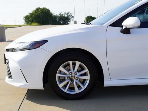 Used 2026 Toyota Camry LE w/ Convenience Package FWD image 5