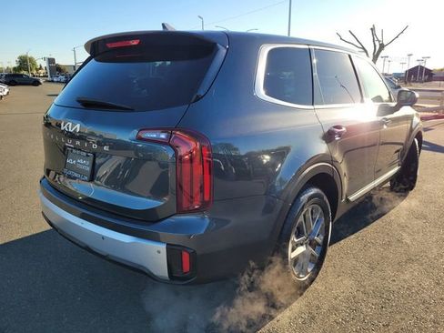 Used 2024 Kia Telluride LX FWD image 4