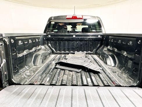 Used 2024 Chevrolet Colorado W/T image 31