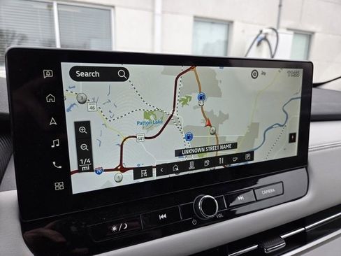 Used 2025 Mitsubishi Outlander SE image 12