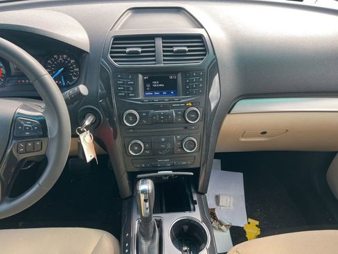 Used 2016 Ford Explorer FWD image 10