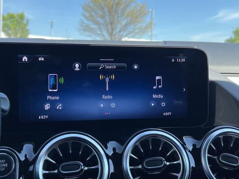 Used 2025 Mercedes-Benz GLA 250 4MATIC image 25