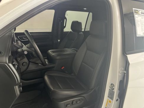 Used 2024 Chevrolet Tahoe Z71 w/ Luxury Package AWD/4WD image 18