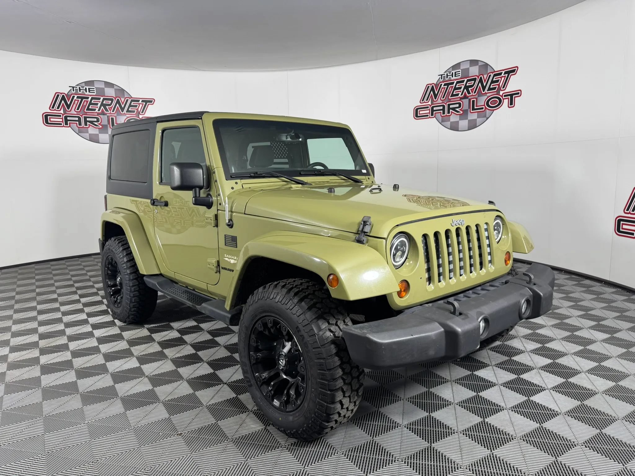Used 2013 Jeep Wrangler Sahara w/ Connectivity Group AWD/4WD image 9