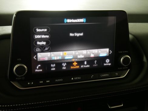 Used 2025 Nissan Rogue SV AWD/4WD image 22