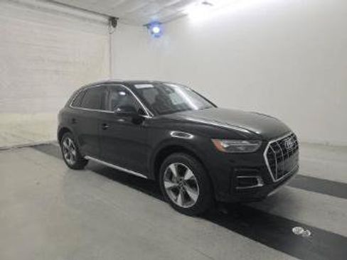 Used 2023 Audi Q5 2.0T Premium Plus w/ Premium Plus Package AWD/4WD image 3