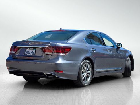 Used 2013 Lexus LS 460 w/ Comfort Pkg RWD image 4