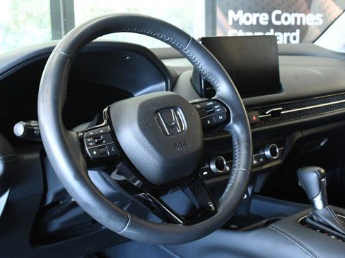 Used 2025 Honda HR-V EX-L image 23