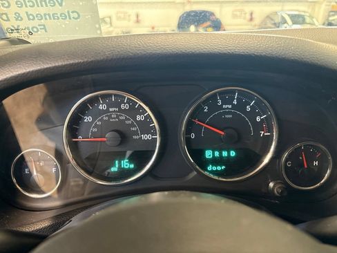 Used 2015 Jeep Wrangler Sport AWD/4WD image 8