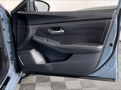 Used 2025 Nissan Sentra SV w/ Trunk Package image 25