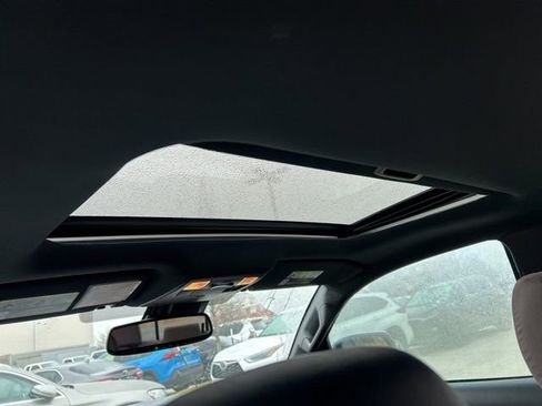 Used 2019 Toyota Tacoma Limited image 10