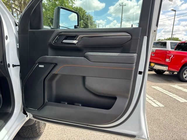 Used 2025 GMC Sierra 2500 AT4 AWD/4WD image 14