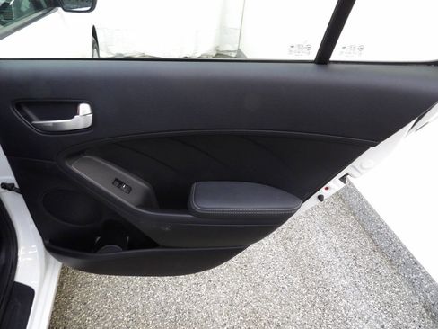 Used 2017 Kia Forte LX FWD image 12