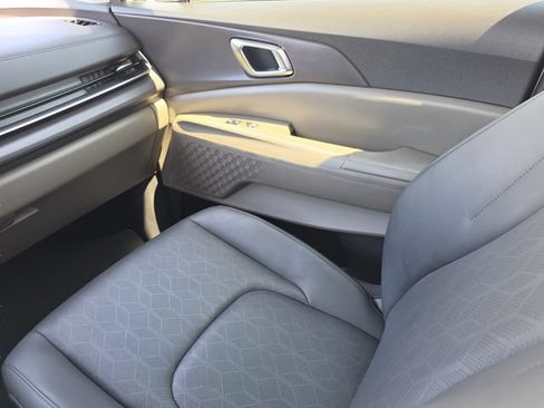 Used 2025 Kia Carnival SX FWD image 24