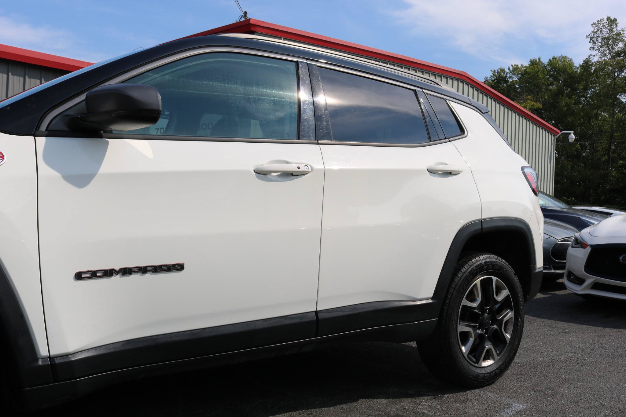 Used 2017 Jeep Compass Trailhawk w/ Leather Interior Group AWD/4WD image 8