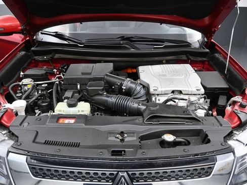 Used 2021 Mitsubishi Outlander SEL image 39