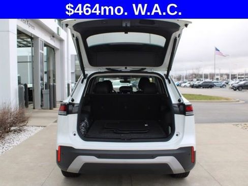 Used 2025 Volkswagen Tiguan SE AWD/4WD image 9
