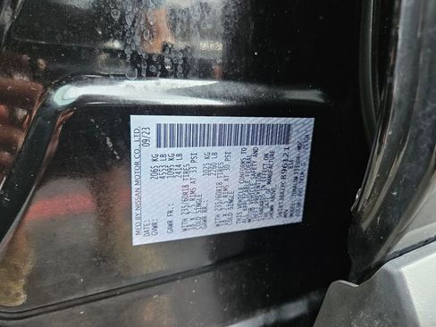 Used 2023 Nissan Rogue SV image 30